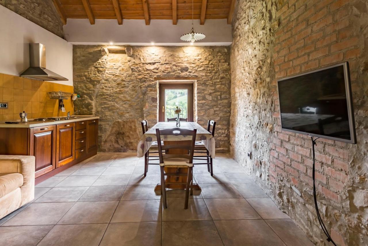 Agriturismo Il Salice Tizzano Val Parma エクステリア 写真