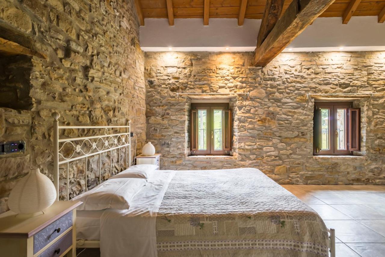 Agriturismo Il Salice Tizzano Val Parma エクステリア 写真