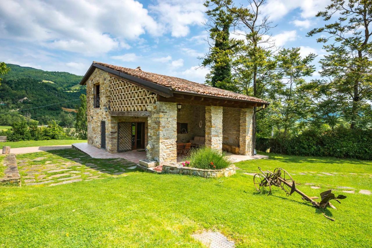 Agriturismo Il Salice Tizzano Val Parma エクステリア 写真