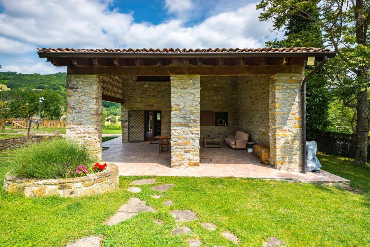 Agriturismo Il Salice Tizzano Val Parma エクステリア 写真